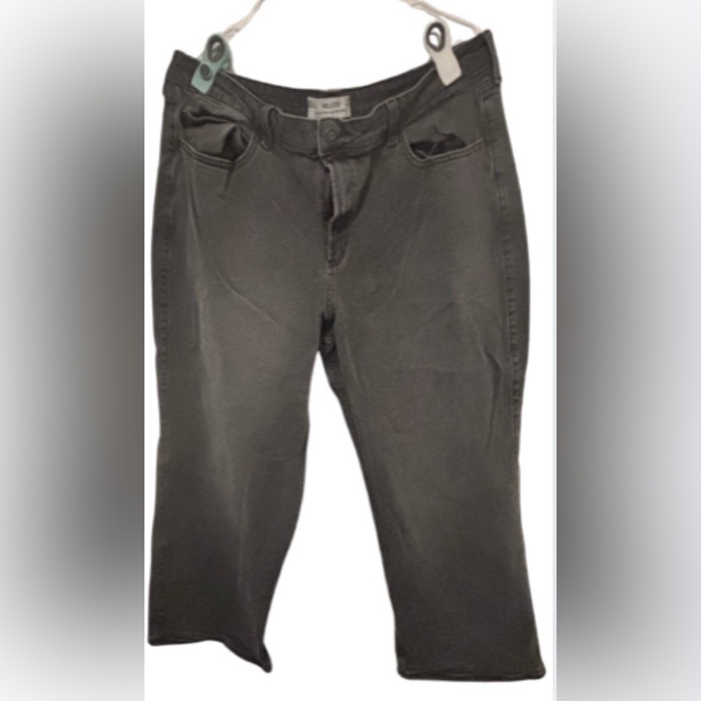 Hollister Gray Women’s Jeans — Curvy Ultra High Rise Baggy Jeans 18 short